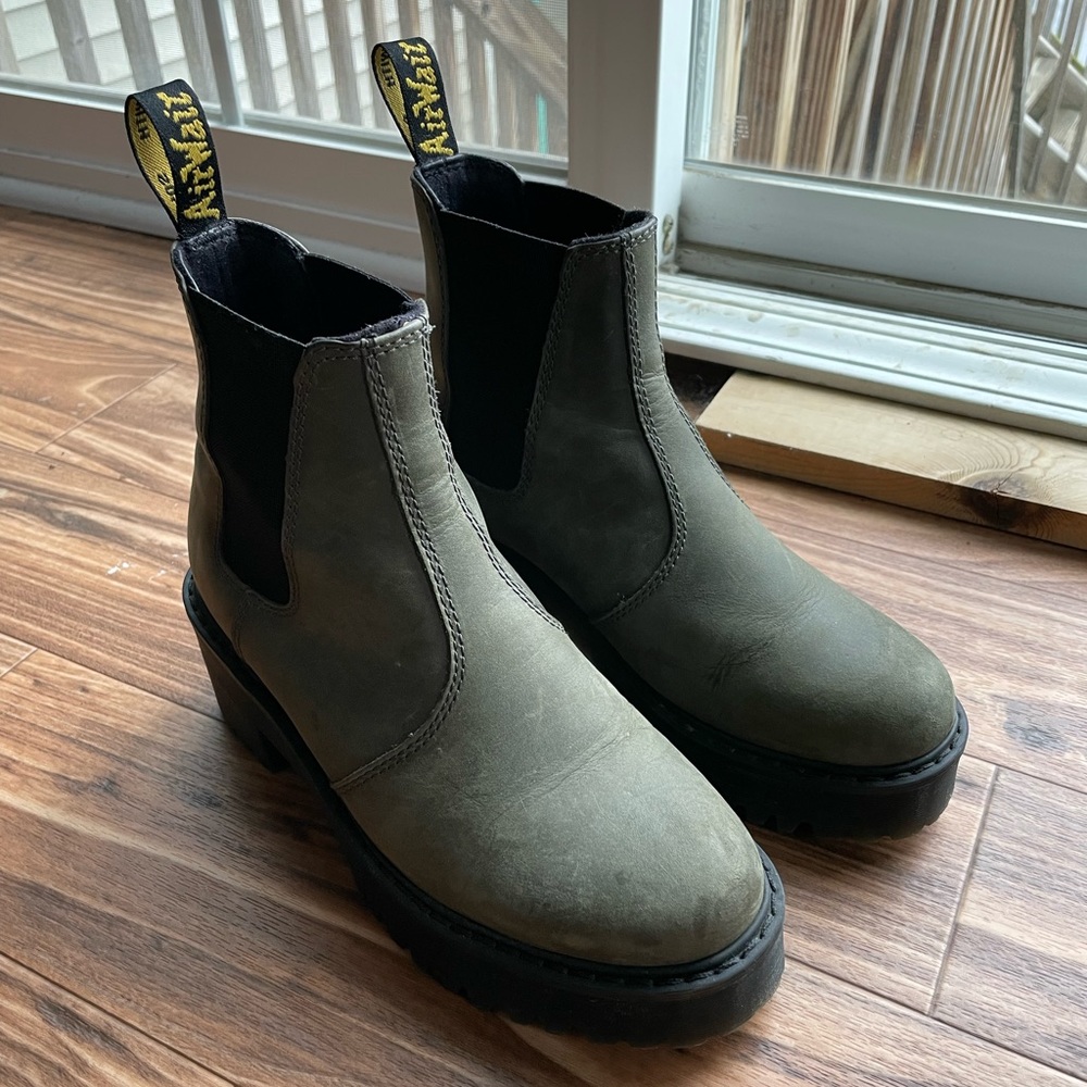 Doc Martens Rometty Women’s Moldova Leather Platform Chelsea Boots - in Moldova
